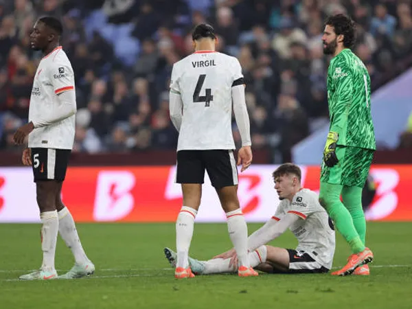 Conor Bradley Cedera di Villa Park, Arne Slot Pastikan Absen di Dua Laga