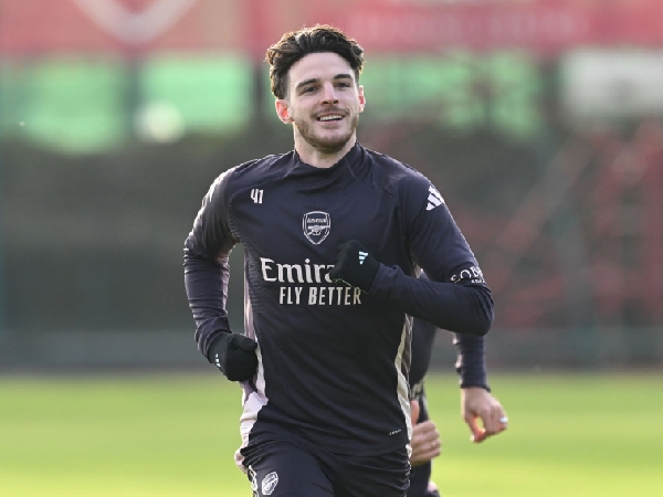 Manchester United Harusnya Rekrut Declan Rice, Bukan Hamburkan Uang