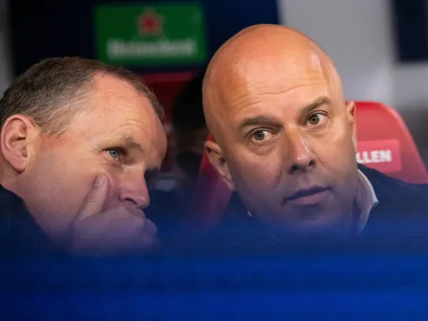 Arne Slot dan Asistennya Terancam Skorsing, Liverpool Terima Dakwaan FA