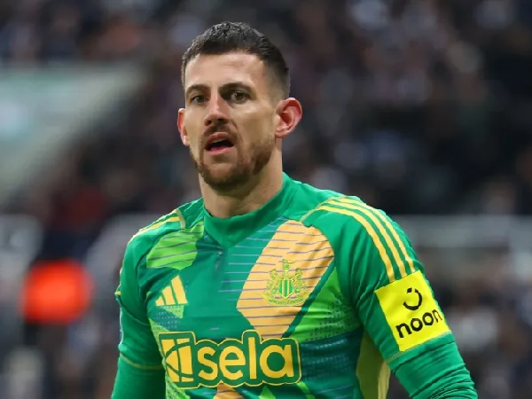 Penjaga gawang Newcastle United, Martin Dubravka