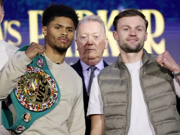 Josh Padley (kanan) dan Shakur Stevenson. (Foto: Fight TV)