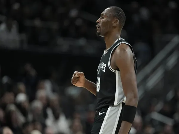 Spurs Datangkan Center Veteran Gantikan Wembanyama