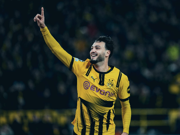 Ramy Bensebaini Kini Merasa Jauh Lebih Nyaman di Musim Keduanya di Dortmund
