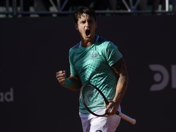 Camilo Ugo Carabelli Menangkan Laga Dramatis Di Santiago