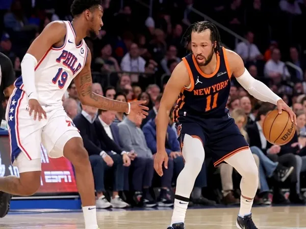 Jalen Brunson Pimpin Knicks Tambah Penderitaan Sixers
