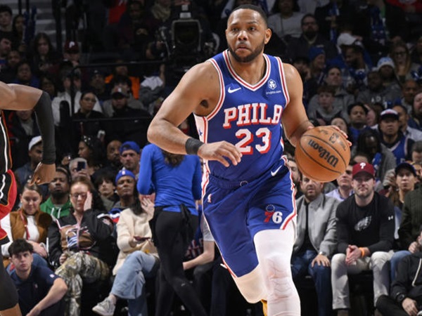 Eric Gordon Menambah Panjang Daftar Pemain Sixers yang Cedera