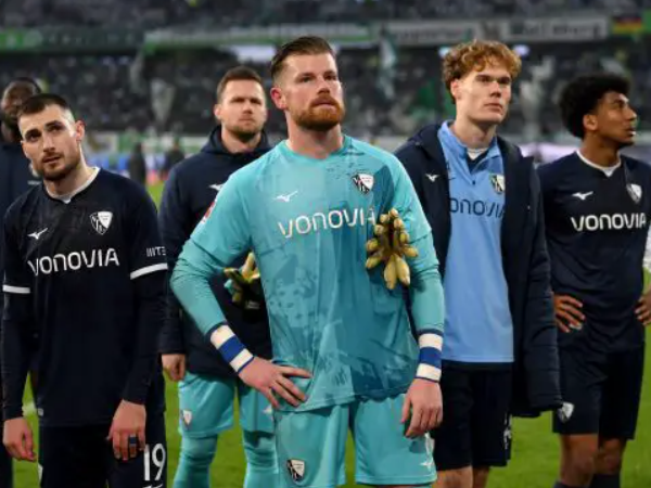 Buat Blunder di Kandang vs Hoffenheim, Kiper VfL Bochum: Saya Minta Maaf!