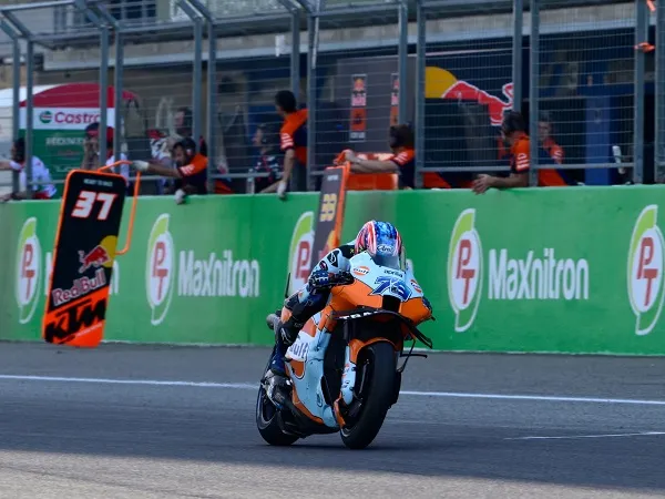 Ai Ogura sumringah bisa jalani debut di GP Thailand dengan baik.