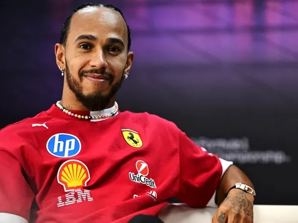 Lewis Hamilton Buka Suara tentang Reuni dengan Angela Cullen