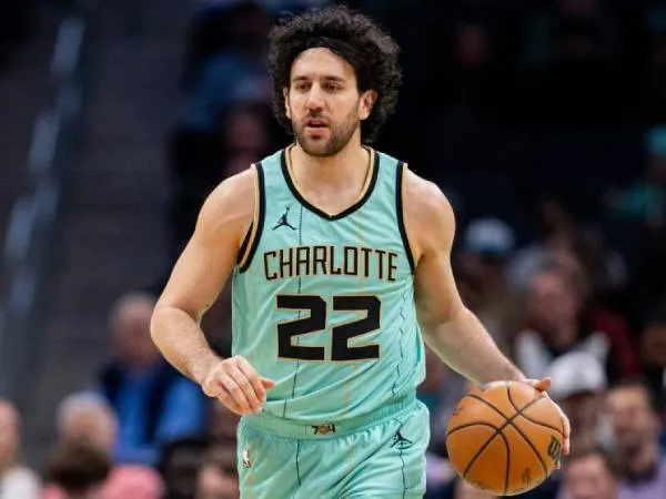 Karier mantan MVP EuroLeague Vasilije Micic di NBA tidak begitu sukses sejak meninggalkan Anadolu Efes pada 2023. (Foto: AP)