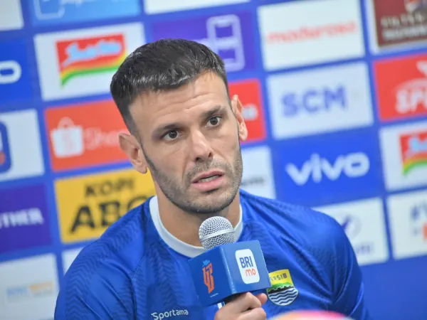Tatap Laga Kontra Persik, Tyronne Ingin Bawa Persib Bangkit