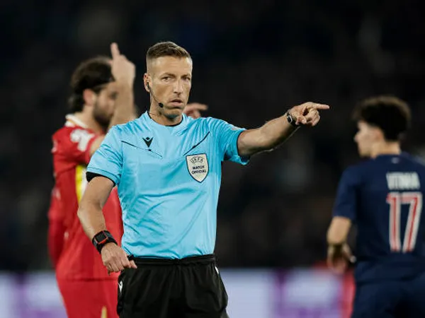 Kontroversi di Parc des Princes, PSG Geram dengan Keputusan Davide Massa