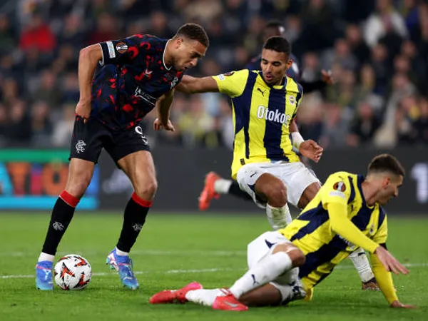 Rangers Kejutkan Fenerbahce, Raih Kemenangan Berharga di Istanbul