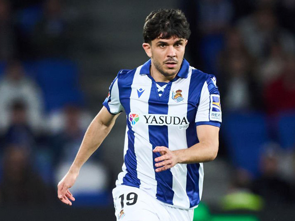 Aston Villa Ikut Bersaing untuk Dapatkan Jon Aramburu