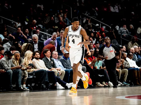 De'Aaron Fox jalani operasi untuk sembuhkan cedera jari tangannya.