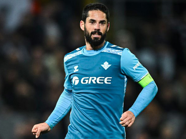 Isco Alarcon Belum Tunjukkan Tanda Ingin Tinggalkan Real Betis
