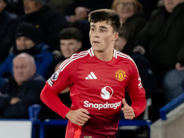 Ruben Amorim Komentari Debut Harry Amass di Manchester United