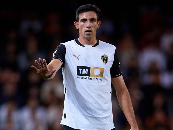 Liverpool Pertimbangkan Bajak Bintang Muda Valencia, Cesar Tarrega