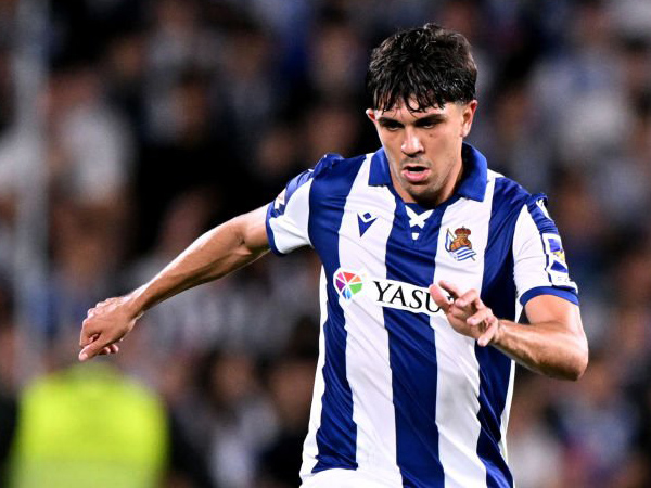 Aston Villa Siap Ajukan Tawaran Pertama untuk Rekrut Jon Aramburu