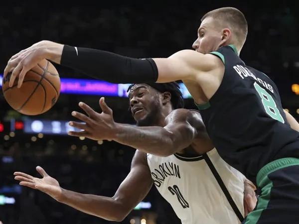 Kristaps Porzingis Kagum dengan Penampilan Baylor Scheierman