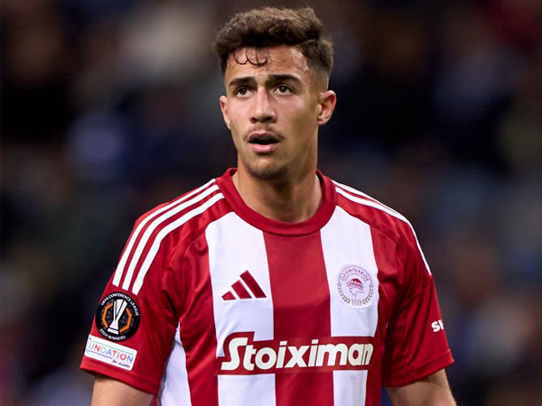Aston Villa Terdepan untuk Rekrut Charalampos Kostoulas