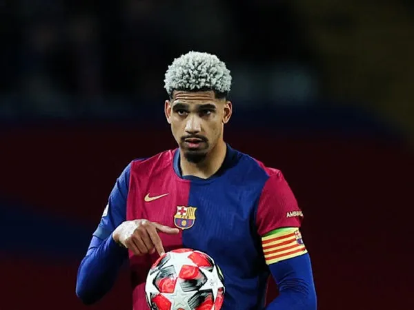 Barcelona Bisa Diperkuat Ronald Araujo Lawan Osasuna