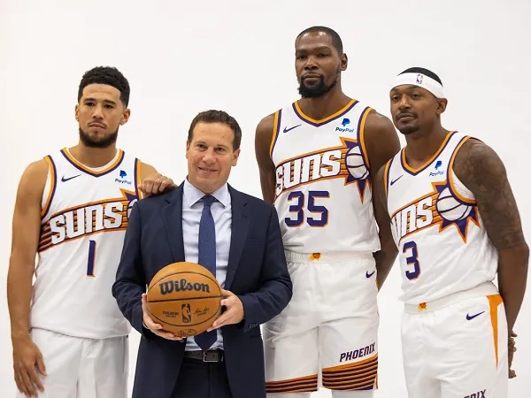 Devin Booker komentari terkait superteam yang gagal total.