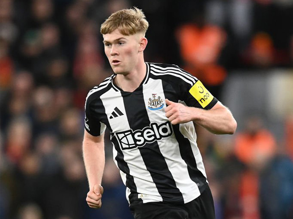Lewis Hall Jadi Penerus Andrew Robertson di Liverpool?