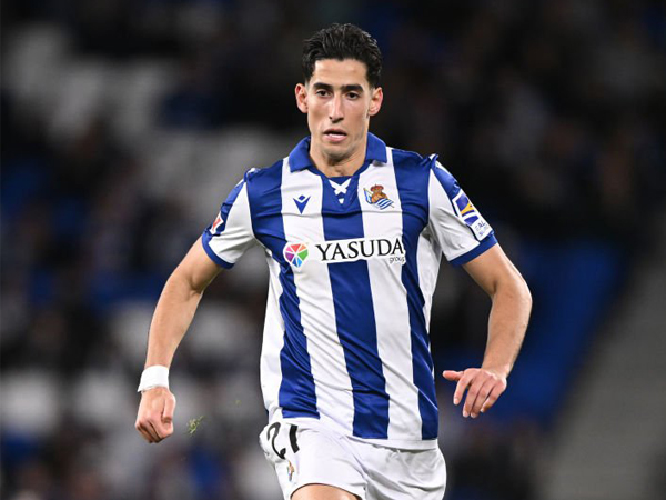 Real Sociedad Siap Permanenkan Nayef Aguerd dari West Ham