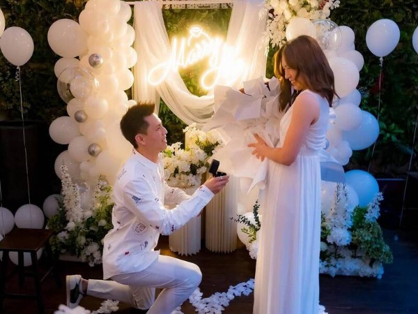 Bintang Cantik Jepang Aya Ohori Bertunangan Dejan Ong Yew Sin