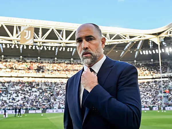 Selamat Datang Kembali di Rumah, Curva Sud Juventus Sambut Igor Tudor
