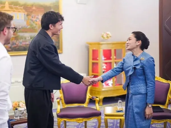 Alex Albon Bertemu PM Thailand untuk Gelar F1