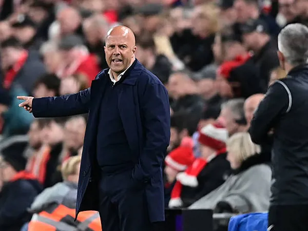 Arne Slot Tidak Mau Berkomentar Soal Keputusan VAR