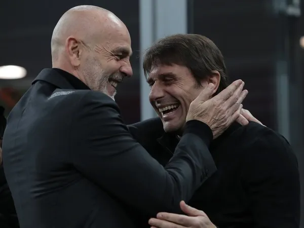 Luigi Di Biagio berharap AS Roma ditangani oleh salah satu dari Stefano Pioli atau Antonio Conte mulai musim depan / via Getty Images