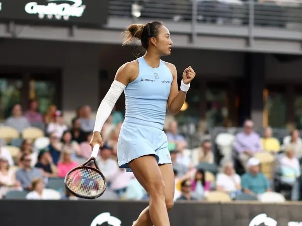 Zheng Qinwen Paksa Maria Sakkari Angkat Kaki Dari Charleston