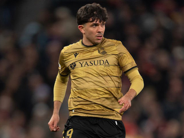 Cari Pengganti Kieran Trippier, Newcastle Inginkan Jon Aramburu