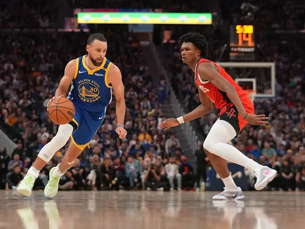 Ime Udoka salut dengan performa apik Amen Thompson saat menjaga Stephen Curry.