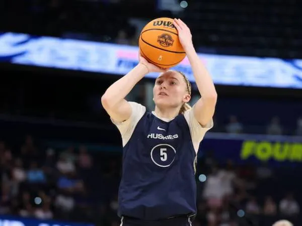 Paige Bueckers tampak berlatih jelang final NCAA putri 2025 antara UConn dan juara bertahan South Carolina. (Foto: AP)