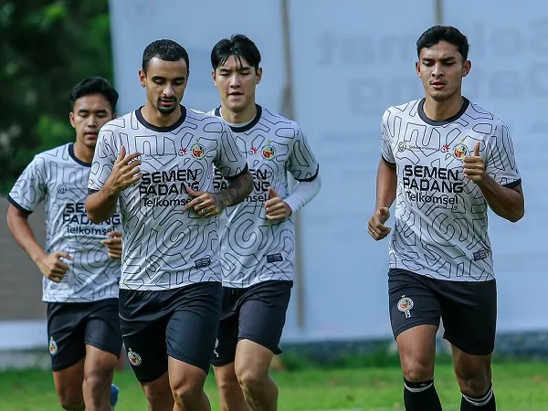 Persiapan Semen Padang FC untuk menghadapi PSM Makassar