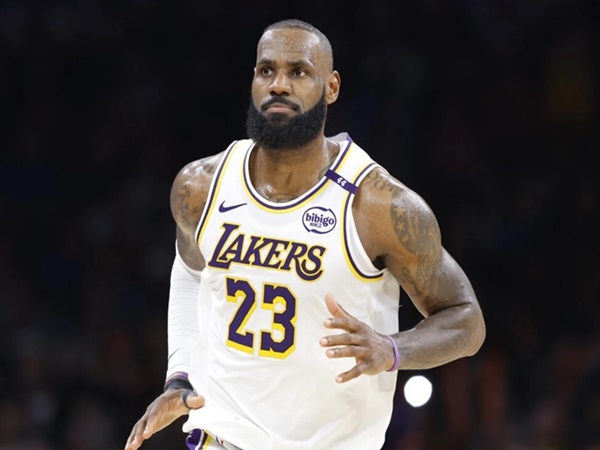 Patrick Beverley Samai LeBron James dengan Captain Amerika