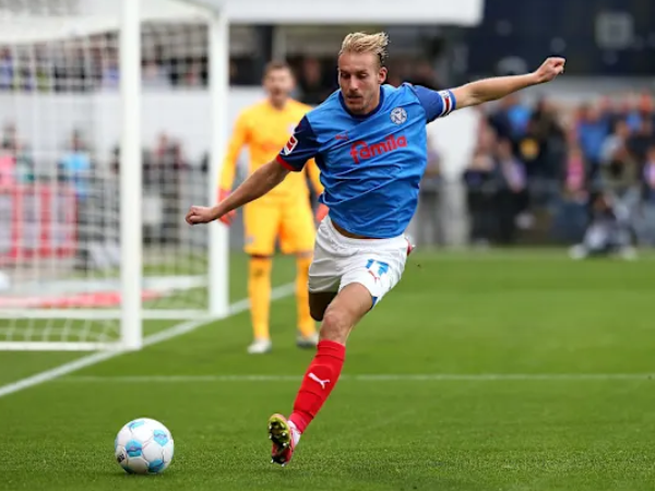 Udah Bener Main di Bundesliga, Timo Becker Malah Balik ke Kasta Dua