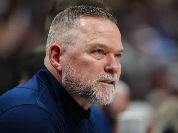 Hanya 666 hari setelah memenangkan gelar juara, pemecatan Michael Malone menandai salah satu langkah akhir musim paling mengejutkan dan dramatis dalam sejarah NBA. (Foto: AP)