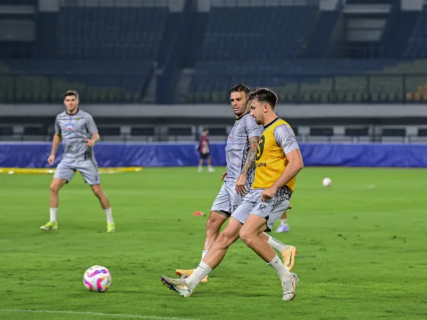 Gelandang bertahan Persib, Mateo Kocijan