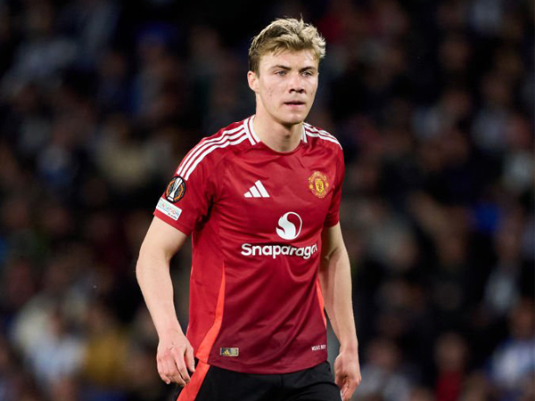 Jaap Stam Sarankan MU Pertahankan Rasmus Hojlund