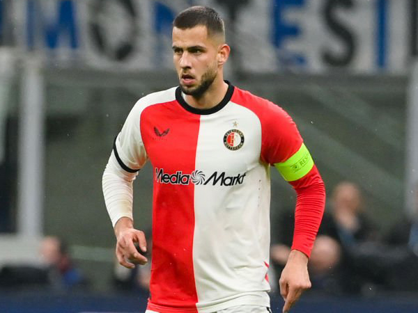 Saingi Juventus, Everton Juga Tertarik Rekrut David Hancko