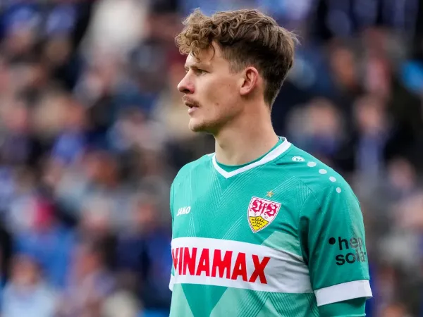 Bayer Leverkusen Tertarik Boyong Alexander Nubel dari Bayern