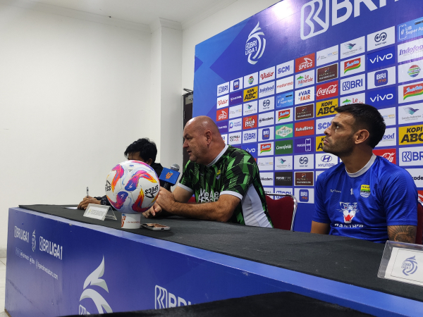 Pelatih Persib Komentari Proses Dua Gol Borneo yang Serupa