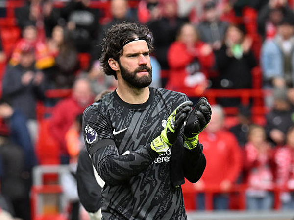 Arne Slot Puji Alisson dan Mentalitas Pemain Usai Kalahkan West Ham