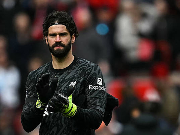 Raih Kemenangan Dramatis di Anfield, Alisson Puas dengan Karakter Liverpool