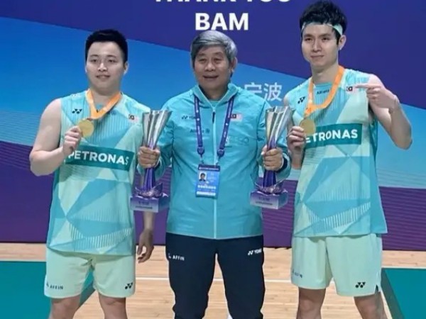 Sihir Coach Naga Api Herry IP Bawa Aaron/Wooi Yik Juara Asia